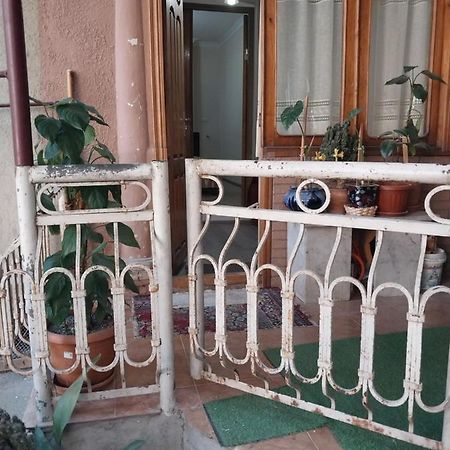 Sololaki Villa Тбилиси Екстериор снимка